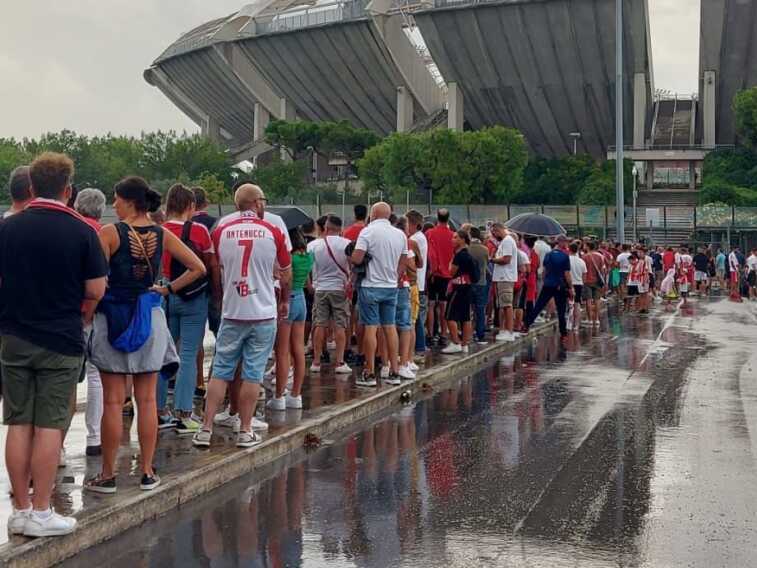 Bari, prima dello show al San Nicola un «incubo» per tanti tifosi