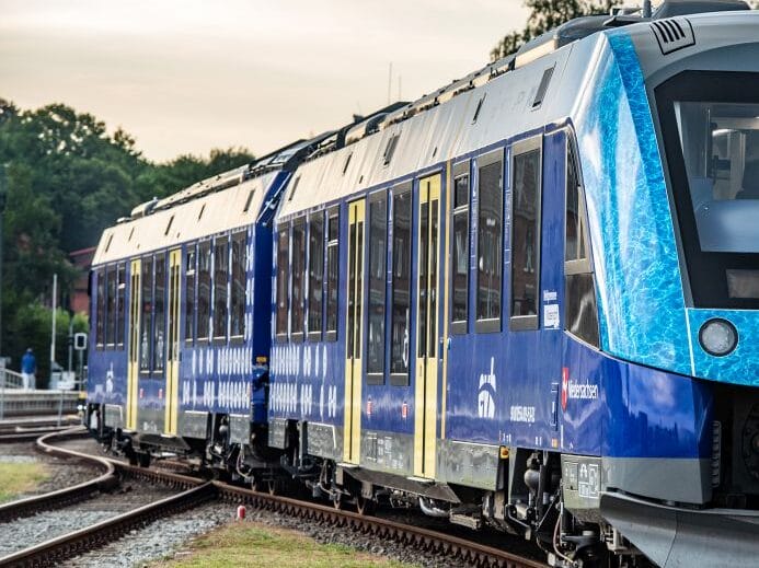 Stanziati 37 milioni di euro per l’acquisto di treni ad idrogeno in Puglia: l’ok dalla Regione
