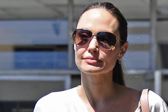 Galleria foto 'Angelina Jolie accusa Brad Pitt: “Mi ha picchiata e insultata”' - foto 1