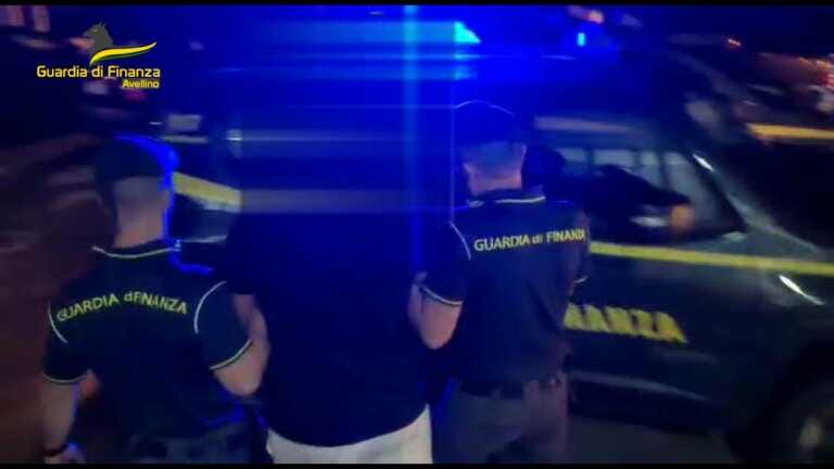 Galleria foto 'In auto oltre 2 kg di cocaina purissima: arrestato 31enne foggiano – VIDEO' - foto 1