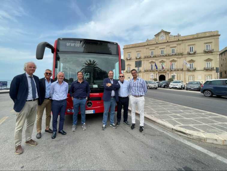 Taranto punta sulla mobilità green: arrivano 53 bus ibridi per il trasporto urbano