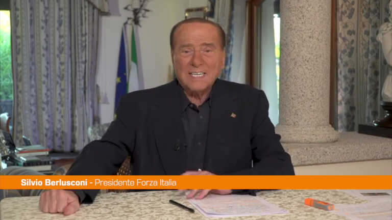 Galleria foto 'Berlusconi “Tassa unica al 2% per l’acquisto della prima casa”' - foto 1