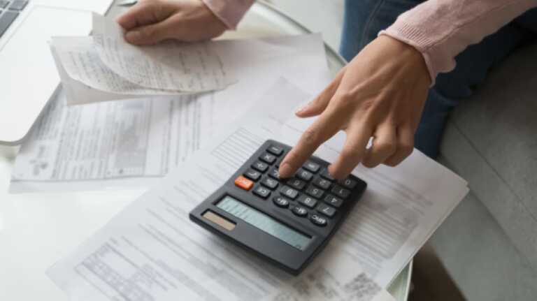 Aumenti in bolletta, al momento inutili i ricorsi. Consumatori indifesi