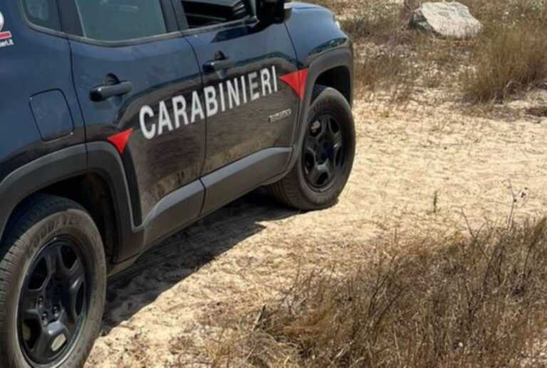 Porto Cesareo, 70enne si allontana con una bimba sulla spiaggia: picchiato dai bagnanti