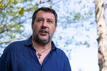 Galleria foto 'Caro energia, Salvini: “Chiederemo moratoria su distacco luce”' - foto 1