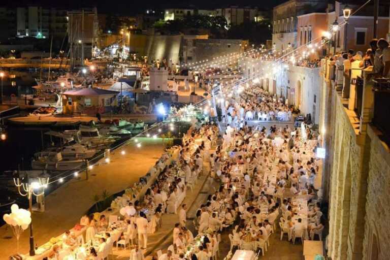Bisceglie si veste di bianco: in 900 per la speciale cena sul porto turistico