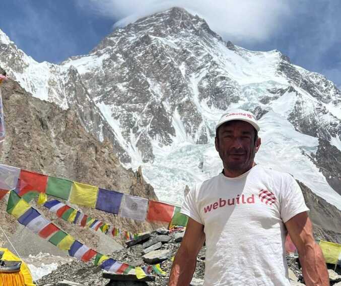 Galleria foto 'Con il supporto di Webuild Mattia Conte sulla vetta del Broad Peak' - foto 1