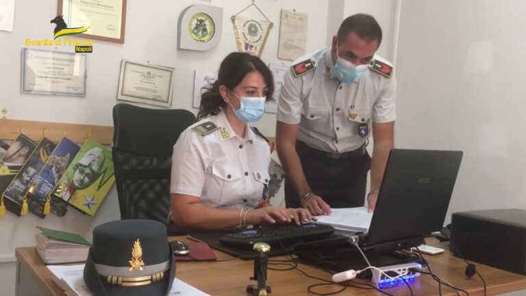 Galleria foto 'Controlli della Finanza nel Napoletano, scoperti 38 lavoratori in nero' - foto 1