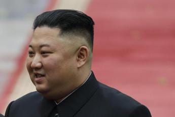 Galleria foto 'Corea del Nord e covid, le lacrime per Kim: “Ha avuto la febbre” – Video' - foto 1