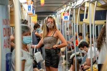Galleria foto 'Covid e quarantena asintomatici, Costa: “Subito riduzione, poi stop definitivo”' - foto 1