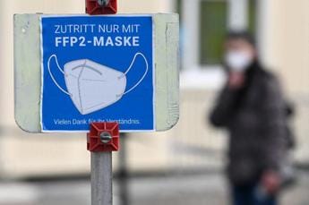 Galleria foto 'Covid Germania, verso mascherina di nuovo obbligatoria da ottobre' - foto 1