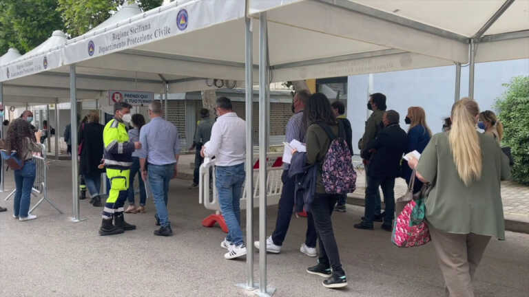 Galleria foto 'Covid, la quarta dose arma contro nuove ondate' - foto 1