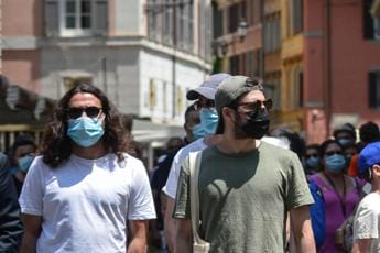 Galleria foto 'Covid oggi Lazio, 1.639 contagi e 6 morti. A Roma 802 nuovi casi' - foto 1