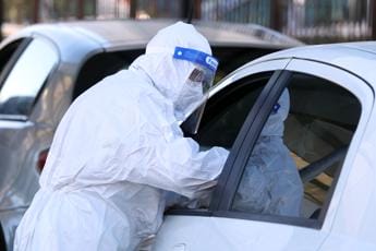 Galleria foto 'Covid oggi Sardegna, 117 contagi e un morto: bollettino 15 agosto' - foto 1