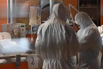 Galleria foto 'Covid, vaiolo delle scimmie e Hiv: italiano il primo caso di coinfezione' - foto 1