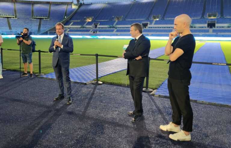 Galleria foto 'Cultura, arte e sport: lo Stadio Olimpico ospita l’opera di Jago' - foto 1