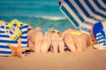 Galleria foto 'Dall’accesso al mare al cibo sotto l’ombrellone, regole in spiaggia' - foto 1