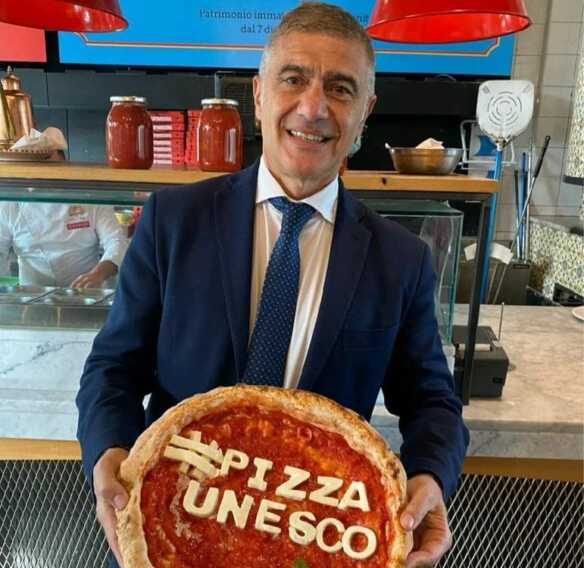 Dominòs, Pecoraro Scanio “Lezione solidarietà da pizzerie napoletane”