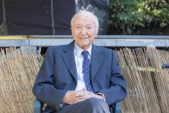 Galleria foto 'È morto Piero Angela, decano dei conduttori tv aveva 93 anni' - foto 1