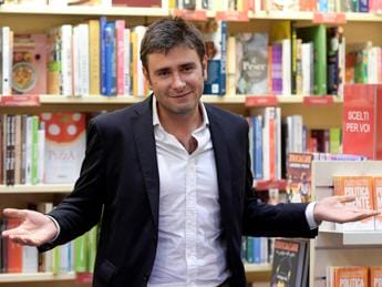 Galleria foto 'Elezioni 2022, affondo di Di Battista: “Di Maio trasformista senza voti”' - foto 1