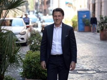 Galleria foto 'Elezioni 2022, Conte: “Alle 17.30 40mila votanti a parlamentarie M5S”' - foto 1