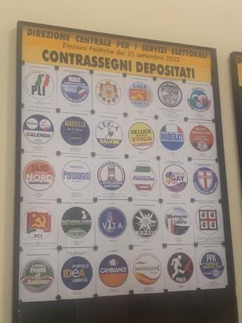 Galleria foto 'Elezioni 2022, da una ghigliottina a Pinocchio: ‘curiosità’ dei simboli elettorali' - foto 1