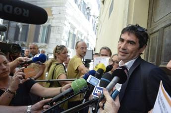 Galleria foto 'Elezioni 2022, Fratoianni: “Jet privati provocazione per sollevare problema”' - foto 1