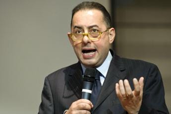 Galleria foto 'Elezioni 2022, Gianni Pittella lascia il Pd: “Io con Calenda”' - foto 1