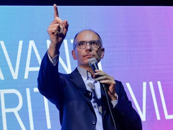 Galleria foto 'Elezioni 2022, Letta vede tutti e li sprona: “Uniti possiamo vincere”' - foto 1