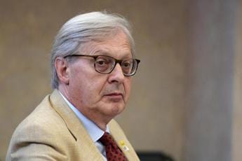 Galleria foto 'Elezioni 2022, Sgarbi sfida Casini a Bologna' - foto 1