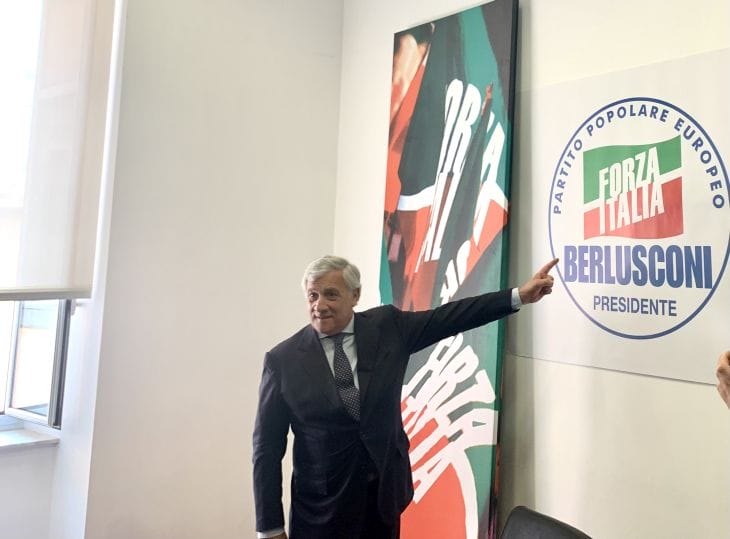 Galleria foto 'Elezioni, nel simbolo Forza Italia riferimento a Ppe e nome Berlusconi' - foto 1