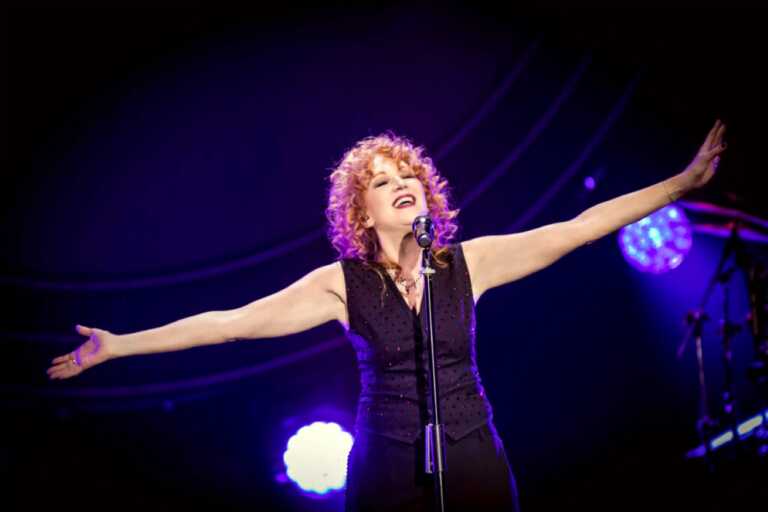 Galleria foto 'La versione di Fiorella tour: tappa a Ginosa Marina per la diva della musica italiana' - foto 1