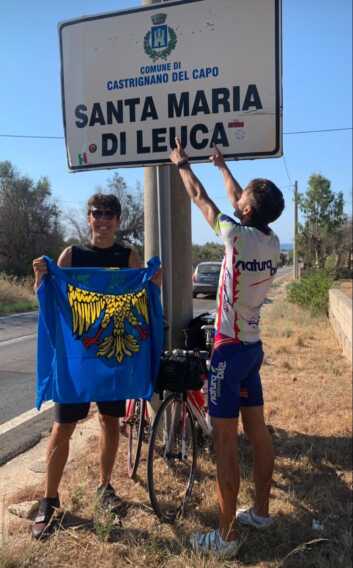 Galleria foto 'Dal Friuli a Santa Maria di Leuca in bici: l’impresa di due 18enni' - foto 1