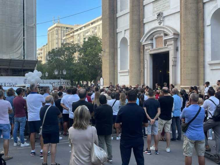 Taranto, il giorno del dolore per il piccolo Federico: «Il mondo è stato ingiusto con te»