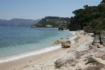 Galleria foto 'Giallo sull’isola d’Elba, scomparsa figlia ex-super poliziotto Pippo Micalizio' - foto 1
