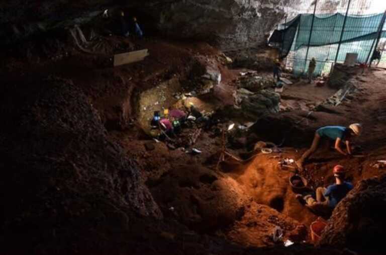 Nella grotta Romanelli a Castro gli antenati di Neanderthal