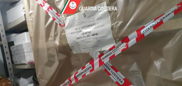 Galleria foto 'Alimenti mal conservati in un deposito abusivo a Bari: sanzionato un ristoratore' - foto 1