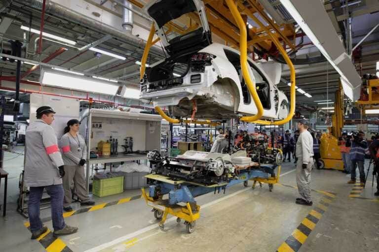 I segreti dell’assemblaggio dei modelli elettrificati Peugeot