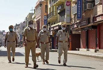 Galleria foto 'In carcere in India per non aver pagato visto, la madre: “Aiutateci a farlo uscire”' - foto 1