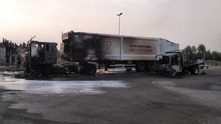 Andria, fiamme distruggono mezzi del consorzio per la raccolta rifiuti