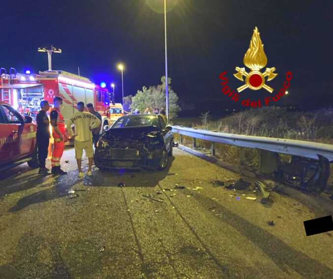 Galleria foto 'Schianto sulla tangenziale di Lecce: muore un 52enne' - foto 1