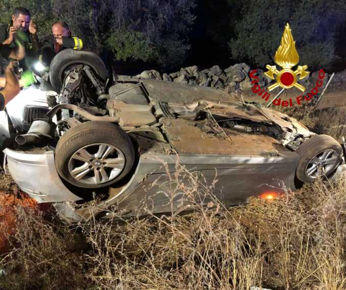 Galleria foto 'Auto finisce nel canale che costeggia la provinciale: grave 31enne in Salento' - foto 1