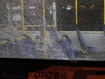 Galleria foto 'Israele, attacco contro un bus a Gerusalemme: almeno 8 feriti' - foto 1