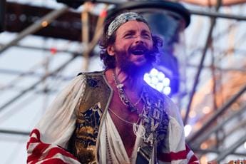 Galleria foto 'Jova Beach Party a Viareggio, Procura apre fascicolo per danno ambientale' - foto 1