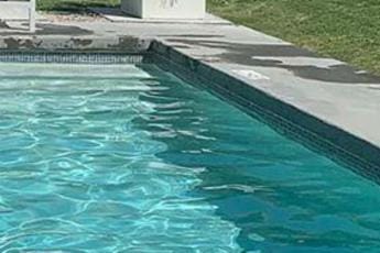 Galleria foto 'L’oculista: “Mai lenti a contato al mare o in piscina, c’è rischio infezioni”' - foto 1