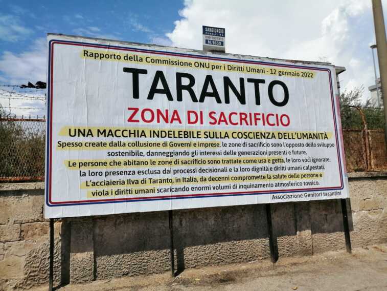 «Taranto zona di sacrificio»: spunta un grande manifesto in viale Magna Grecia