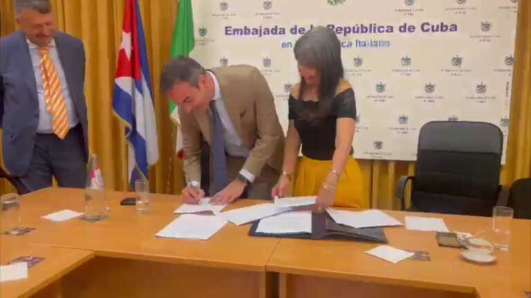 Galleria foto 'Medici cubani in Calabria, firmato l’accordo' - foto 1