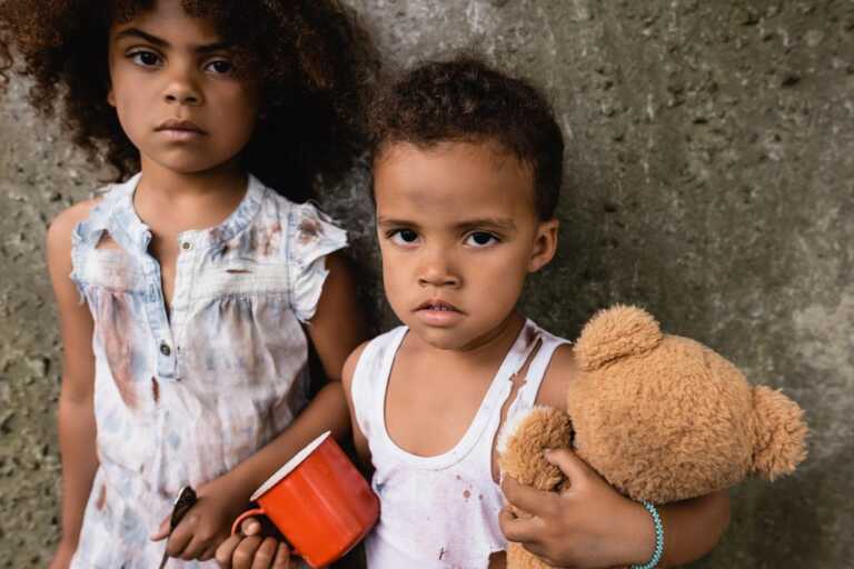Galleria foto 'Minori a rischio povertà, l’allarme: «In autunno sarà peggio»' - foto 1