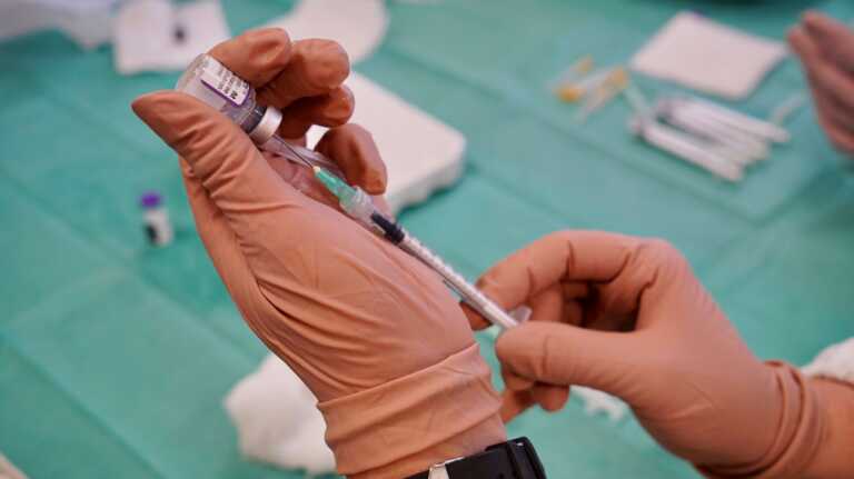Galleria foto 'Oltre 500mila vaccini erogati dai Medici di famiglia: la Asl Bari li ringrazia' - foto 1