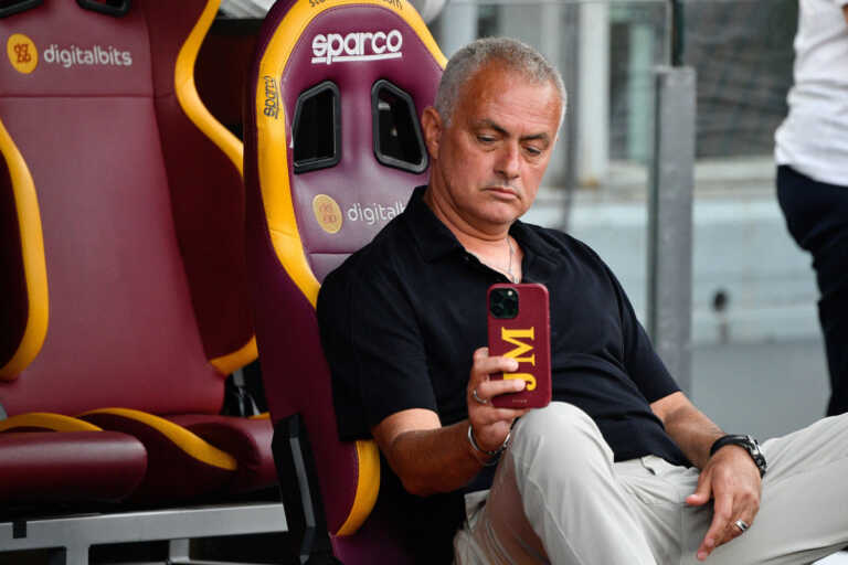 Galleria foto 'Mourinho sfida la Juve “A Dybala non servono consigli”' - foto 1